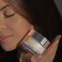Kem dưỡng tẩy tế bào chết Dr.Hedison AHA 10% Scaling Cream (50ml)