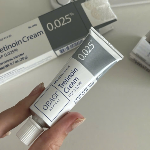 Kem hỗ trợ trị mụn làm đều màu da Obagi TRETIN0IN 0.025% 20gr