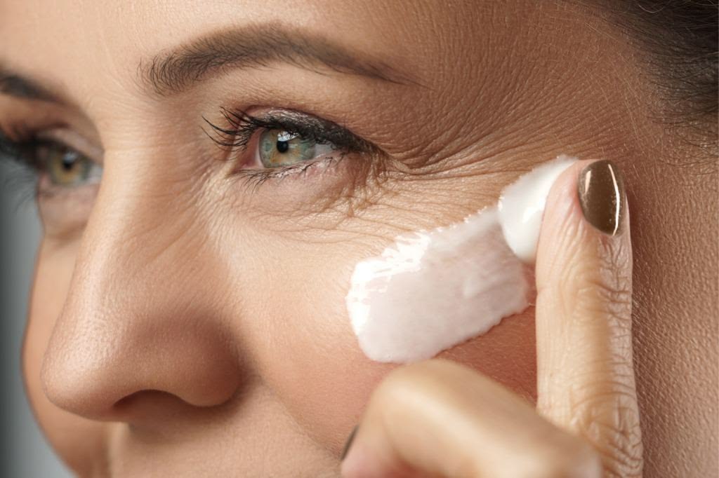 Top Tretinoin Trị Mụn & Tái Tạo Da Tốt Nhất – Được Bác Sĩ Khuyên Dùng