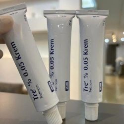 Kem Trị Mụn, Mờ Thâm, Trẻ Hóa Da Assos Tretinoin 0.05% Krem 30g Chính Hãng